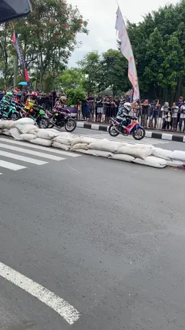 Kelas 2T 116cc open #roadracepurworejo #manahadaproadrace2025 