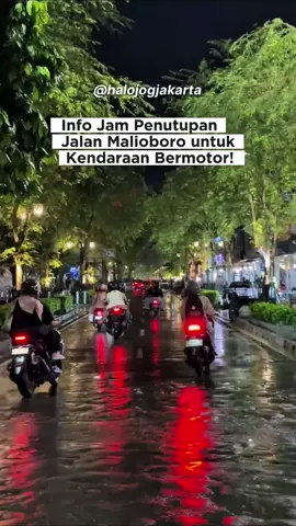 Pedestrian di Jalan Malioboro berubah 🚗 Sekarang, kendaraan bermotor dilarang melintas mulai pukul 17.00–22.00 WIB (sebelumnya 18.00–21.00 WIB). Kendaraan bermotor seperti mobil dan sepeda motor dilarang melintasi Jalan Malioboro, kecuali bus Trans Jogja, andong, becak, dan sepeda. Langkah ini mendukung udara Jogja yang lebih bersih dan bebas polusi 🌿 Selain itu, jam bongkar muat barang juga diatur: ⏰ Pagi: Sampai dengan pukul 09.00 WIB ⏰ Malam: Setelah pukul 22.00 WIB Yuk, nikmati Malioboro dengan cara yang lebih ramah lingkungan🚶‍♂️ #Malioboro 