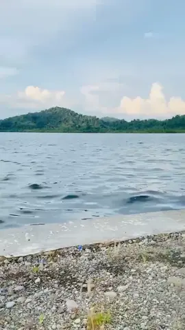 Pantai wisata Doe Doe Guraping 😎💯#timurmanis🤌🏝 #malukuutara #sofifimalukuutara🕊 #gurapingpride🌴🏖 #fypage 