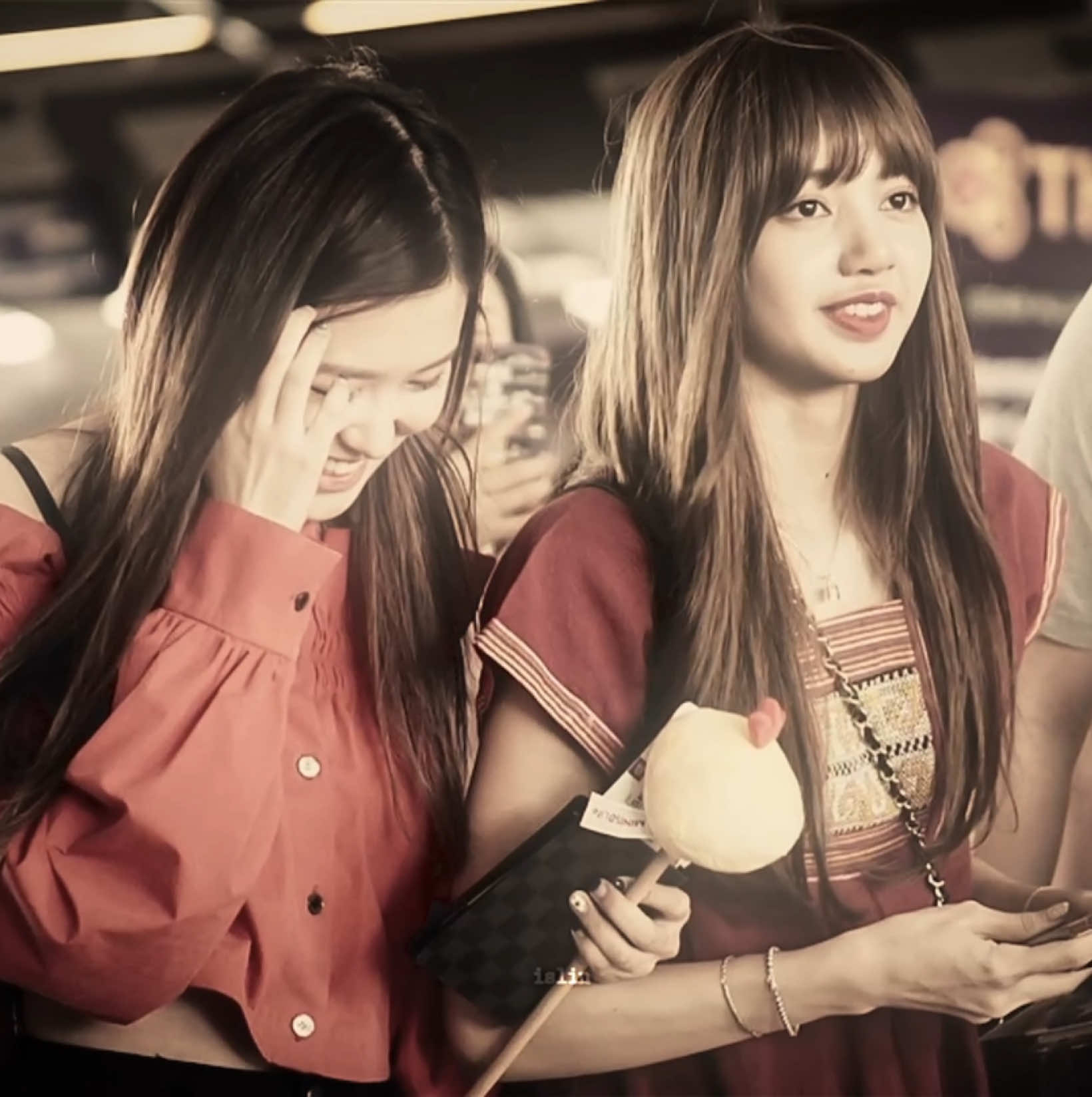 : yêu em từ cái nhìn đầu tiên #rosé #lisa #fyp #blackpink #linvjn_ 