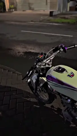 Jika ada yang lebih tenang dari malam,mungkin itu saat aku memelukmu dengan sangat erat🤗🤍.#glgank🤙 #w9style #glw9stayle #glalbino #glbucin🚀 @glalbinoooooo 