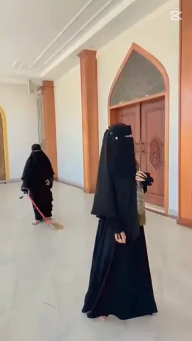 ភាពស្មោះត្រង់ គ្មានពណ៌គ្មានក្លិនទេ ប៉ុន្តែភាពស្មោះត្រង់ វាអាចធ្វើអោយយើងក្លាយជាមនុស្សមានតម្លៃ..✨🖤