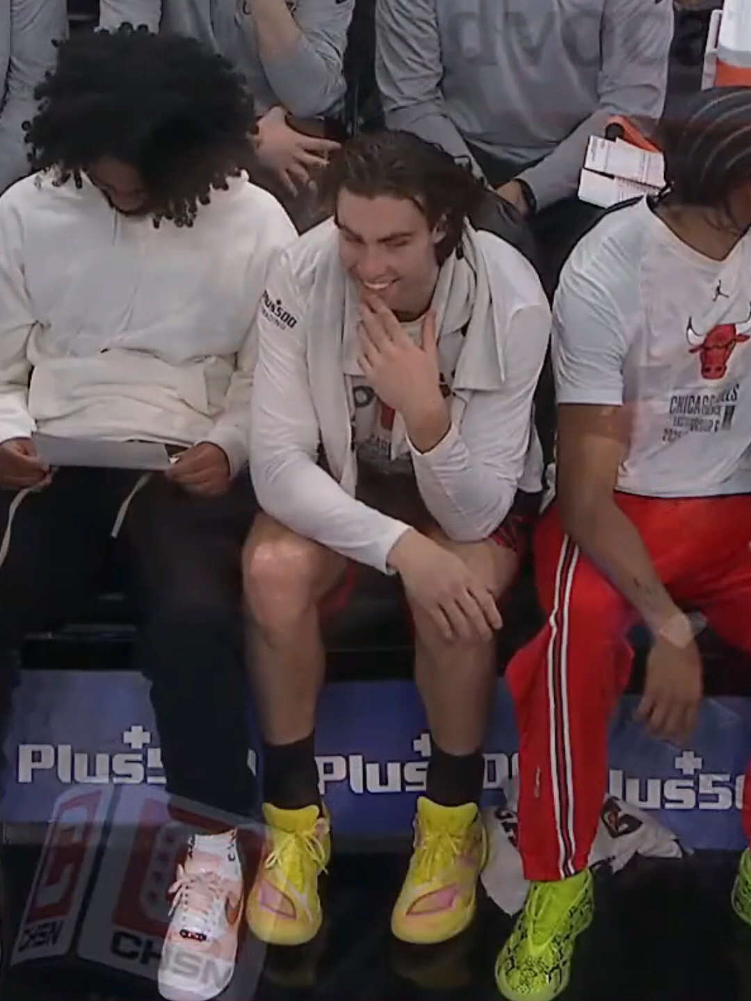 🇦🇺 It's Gotta Be the Shoes?! 👟🏀 Josh Giddey Career Night in His First Game Wearing His 1st Signature Shoe! 32 Points, 10 Rebounds, 9 Assists and 0 Turnovers! #ItsGottaBeTheShoes #JoshGiddey #NBACup2025 #ChicagoBulls