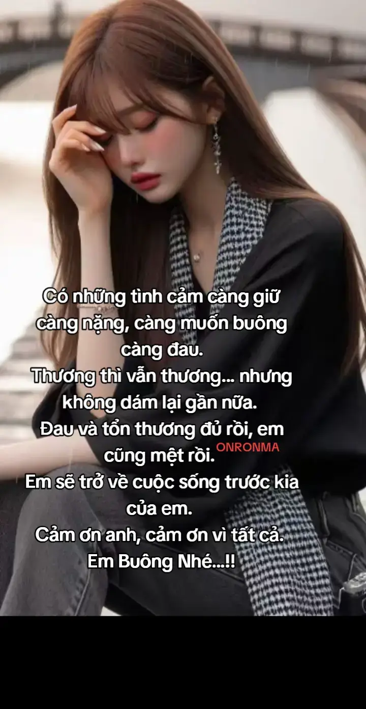 Người mà tôi gặp đã mỉm cười  Có lẽ sau này không gặp lại nữa.