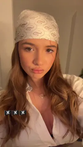 she a pirate 🏴‍☠️🏴‍☠️