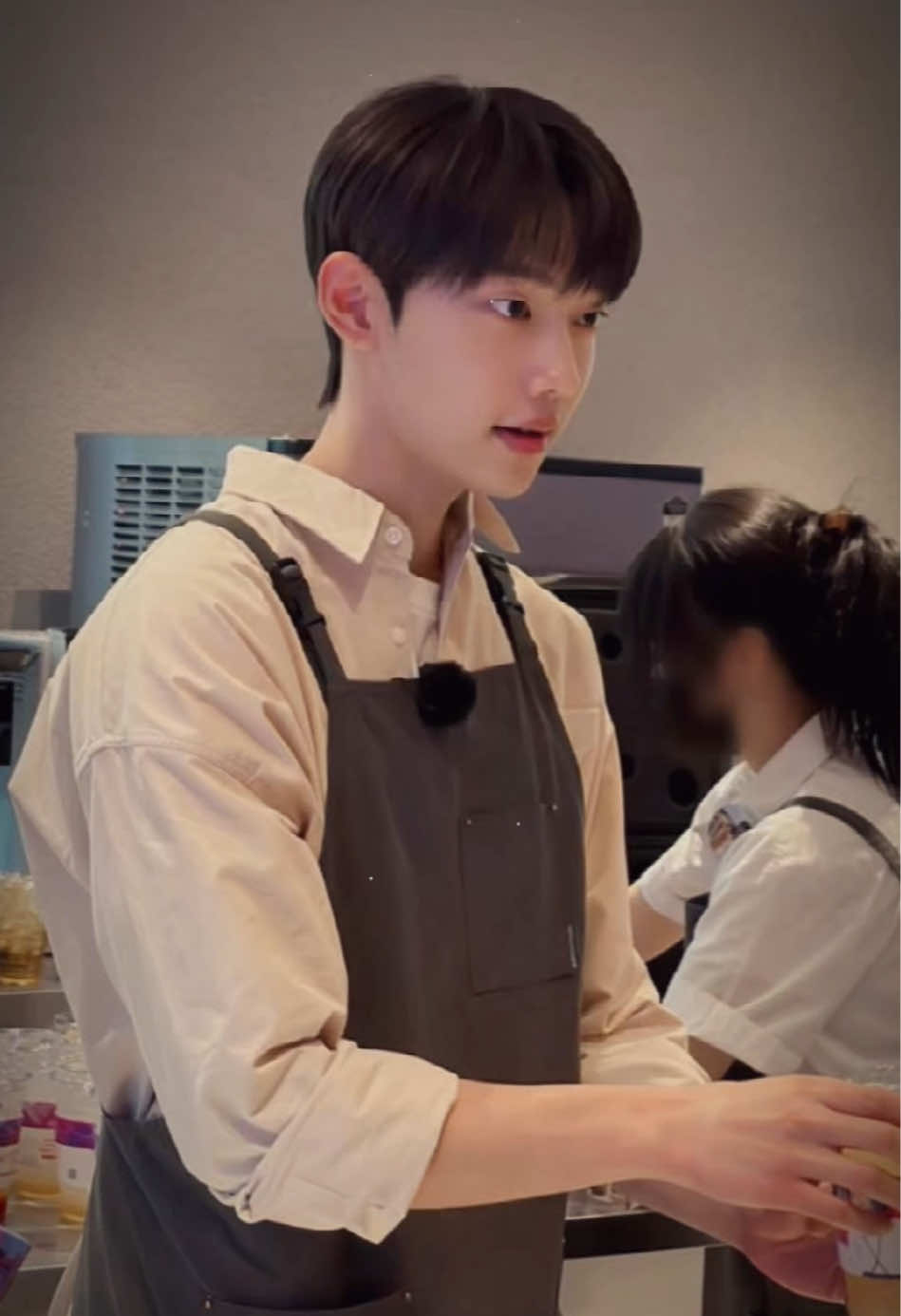 cho hỏi là oder anh nhân viên này ở đâu nhỉ 😍 #chojunyoung #spiritfingers #fyp 