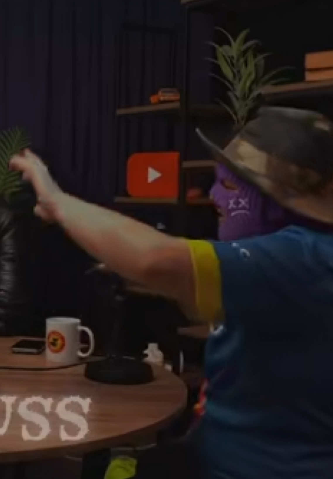 Hamı yola verdi elədi #mırt #çənəpodcast #keşfet #eminəfəndi #gülməlivideolar 