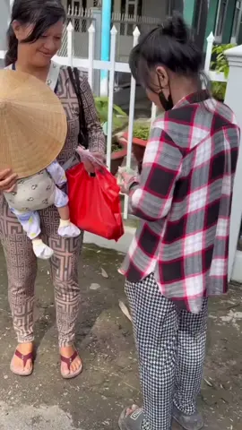 Thương chị vì chị em mình hoàn cảnh như nhau