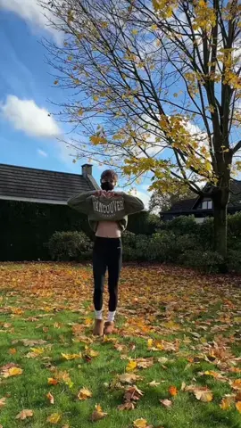 I love fall🤎🧡💛 (Ignore that i almost fell) #femboy #fyp #fitcheck #leggings #fall 