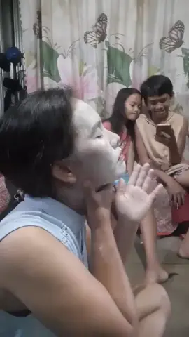 Shop nào bán nhầm bột bắp cho chụy zẫy.