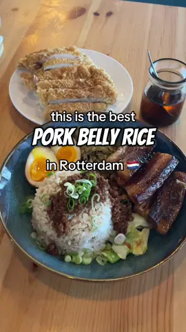 This is m my number one place to go when I just want to eat food that come out fast and is delicious and not gonna break my wallet #rotterdam #porkbelly #friedchicken 