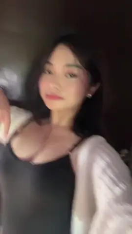 Geoll Geoll Trend • maui wowi trend cewek • 3 siswa bungkus aku dong ^ ◦ Amanda Manopo Tanktop 1x1x1x1 Ritual ◦ Davina Karamoy Baju Wispie ◦ Clip Gracia Pulen Viral