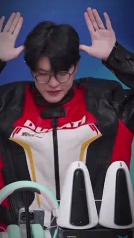 Tư liệu Kiệt Kiệt đi làm mấy hôm trước nè, trận chung kết sắp tới rồi không biết Jiejie có lịch trình gì vào 9/11 không ta #Jiejie #leagueoflegends #zhaolijie #赵礼杰 #fypシ゚ 