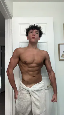 last day shredded #fyp #mog #bicep #18 #GymTok 