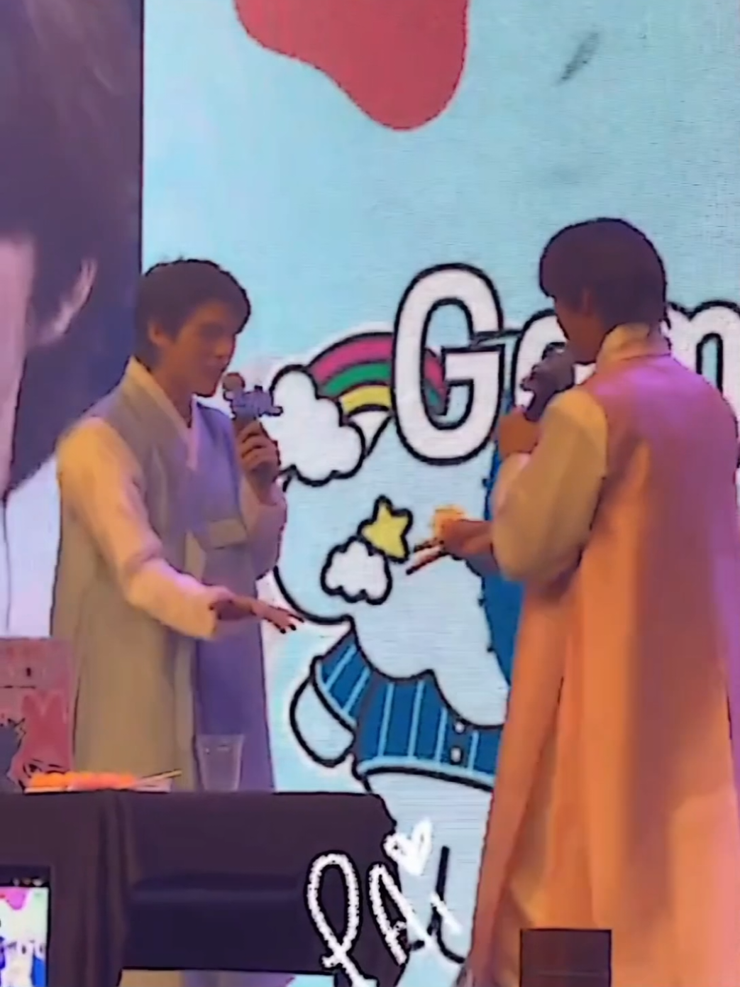 လိုချင်တယ် ဒီလိုအမြဲတမ်းအလျော့ပေးတဲ့ကောင်လေးမျိုး🫠🫶🏻@skiwongravai @hirunkit_ #skynani #skywongravee #nanihirunkit #hirunkit_ #iminaskynani 