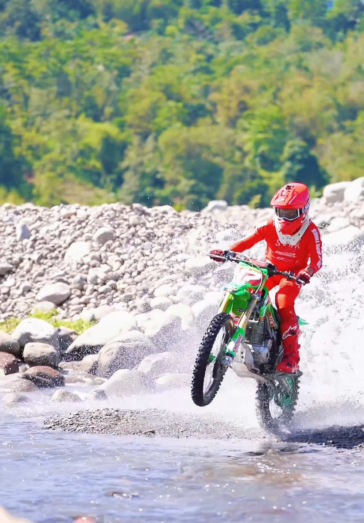 One day trail adventure  “JELAJAH ALAM PARANGLOE”  part 1 Fg.By;@clicksport79  #promomakanharian #klx140 #kawasaki #fyp #trail 