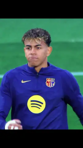 Lamine Yamal cuối cùng cũng chia tay Nikki Nicole! #lamineyamal #barca #bongda #foryou #fyp 