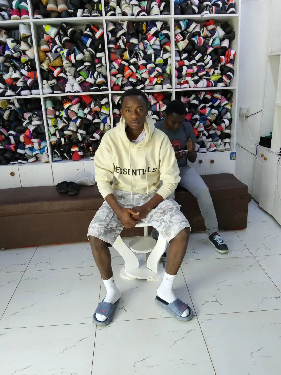 ama nikue napea mamangu pesa peke yake