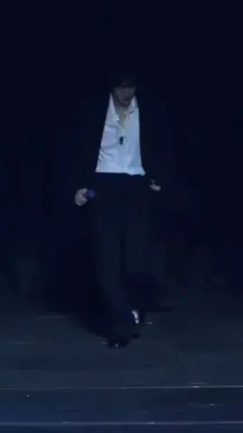 ribet amat sih Bang tali sepatunya 🤣🤣🤣 #kimseokjin #runseokjin #fypシ 