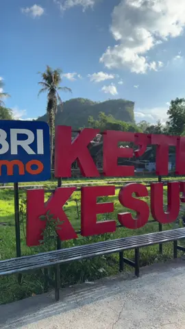 Salah satu tongkonan tertua diKe’te Kesu’, Toraja Utara •  #toraja #tanatoraja #ketekesu #tongkonan 