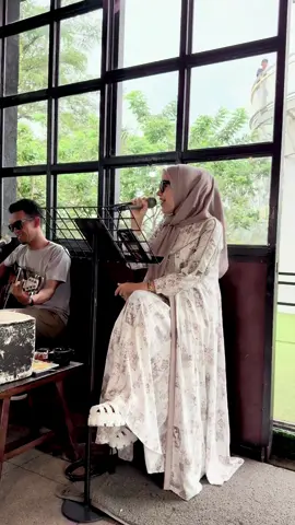 Thx @hans_   Dress yang di pakai by @KANAYA PUSAT journeyscarves