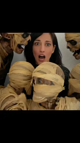 Quand tu es médium mais que tu as peur 🤣🤣#fypシ゚viral🖤tiktok #medium #zombi 