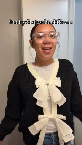Sunday morning!! 🤍 #sundaystyle #OOTD #fallfashion #sweaterweather 