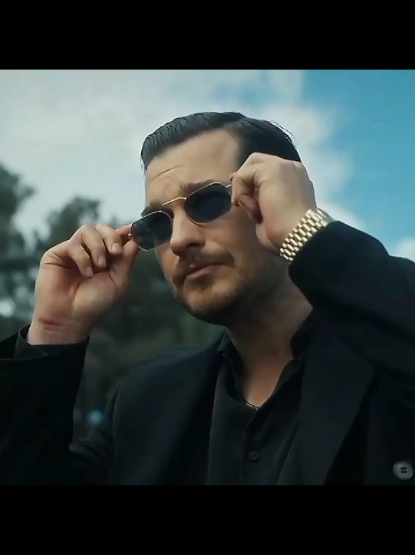 Tam anlamıyla karizma.. #eşrefrüya #eşrefrüyaedit #diziedit #keşfet #fyp 