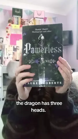 remake because something about the last one I didn't like #fyp #BookTok #powerlesslaurenroberts #fictionalcharacters #fearlesslaurenroberts 