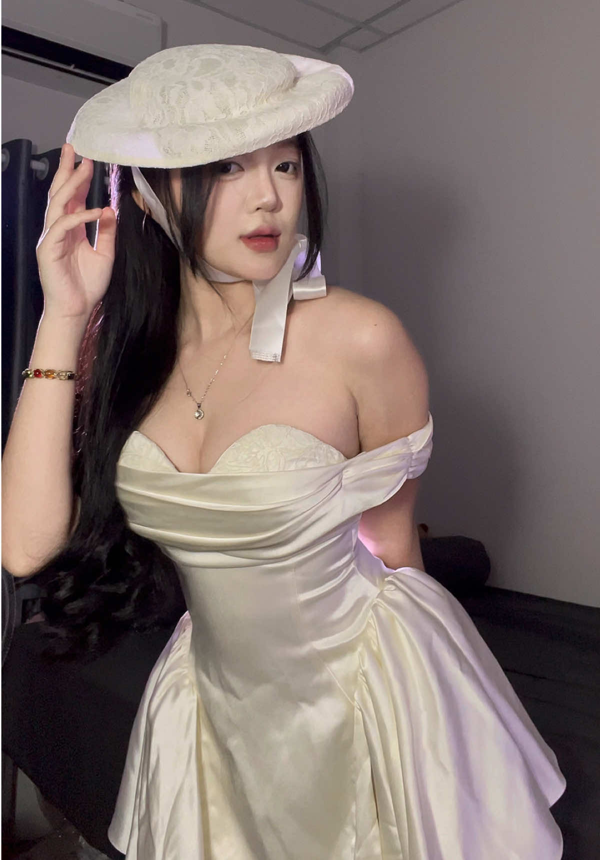 nguyện mặc đầm của @Amelie Official hoài lun 🥰