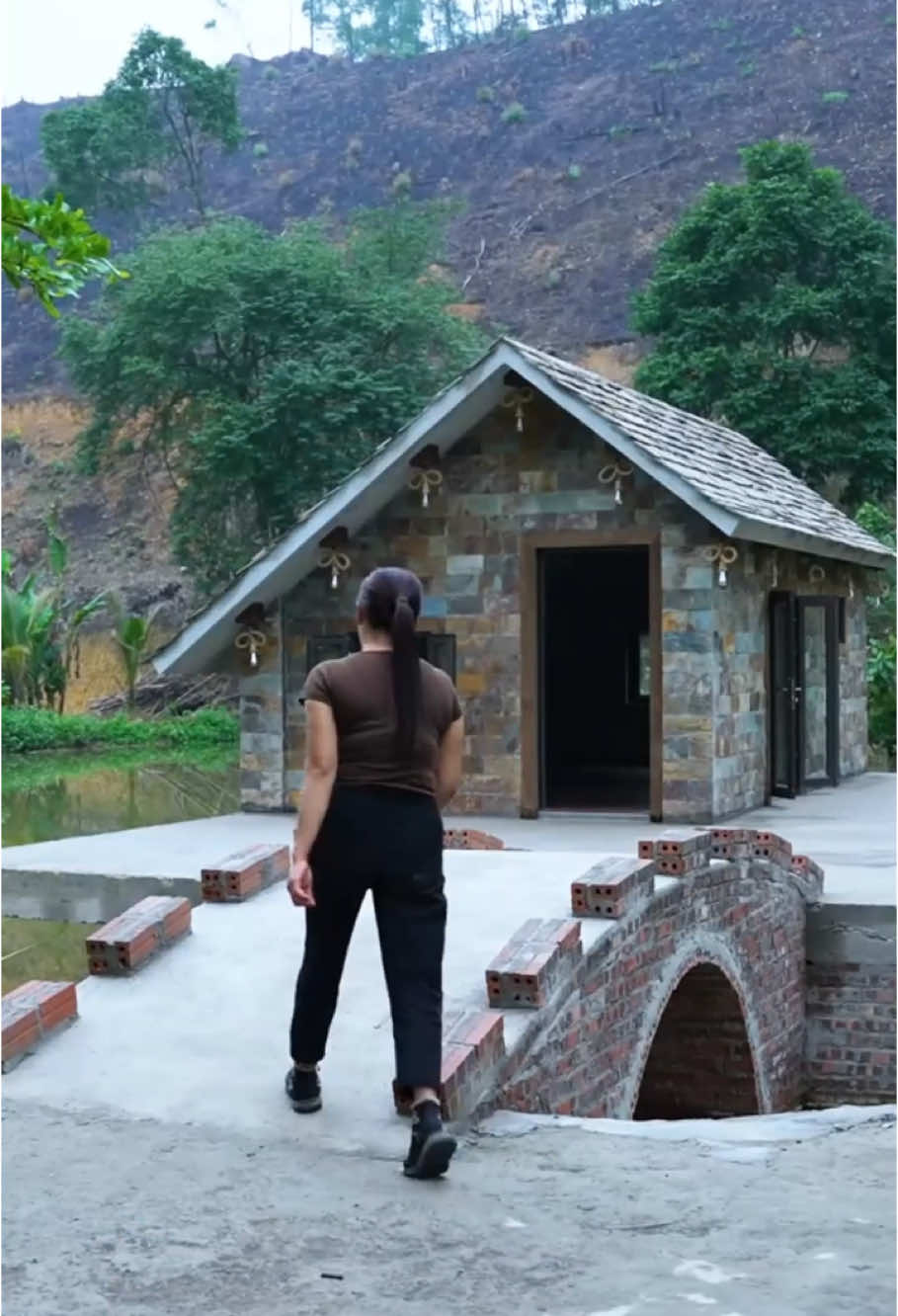 Full 180 Days to Build a River House by Two Sisters #farmlife #build #garden #survival 