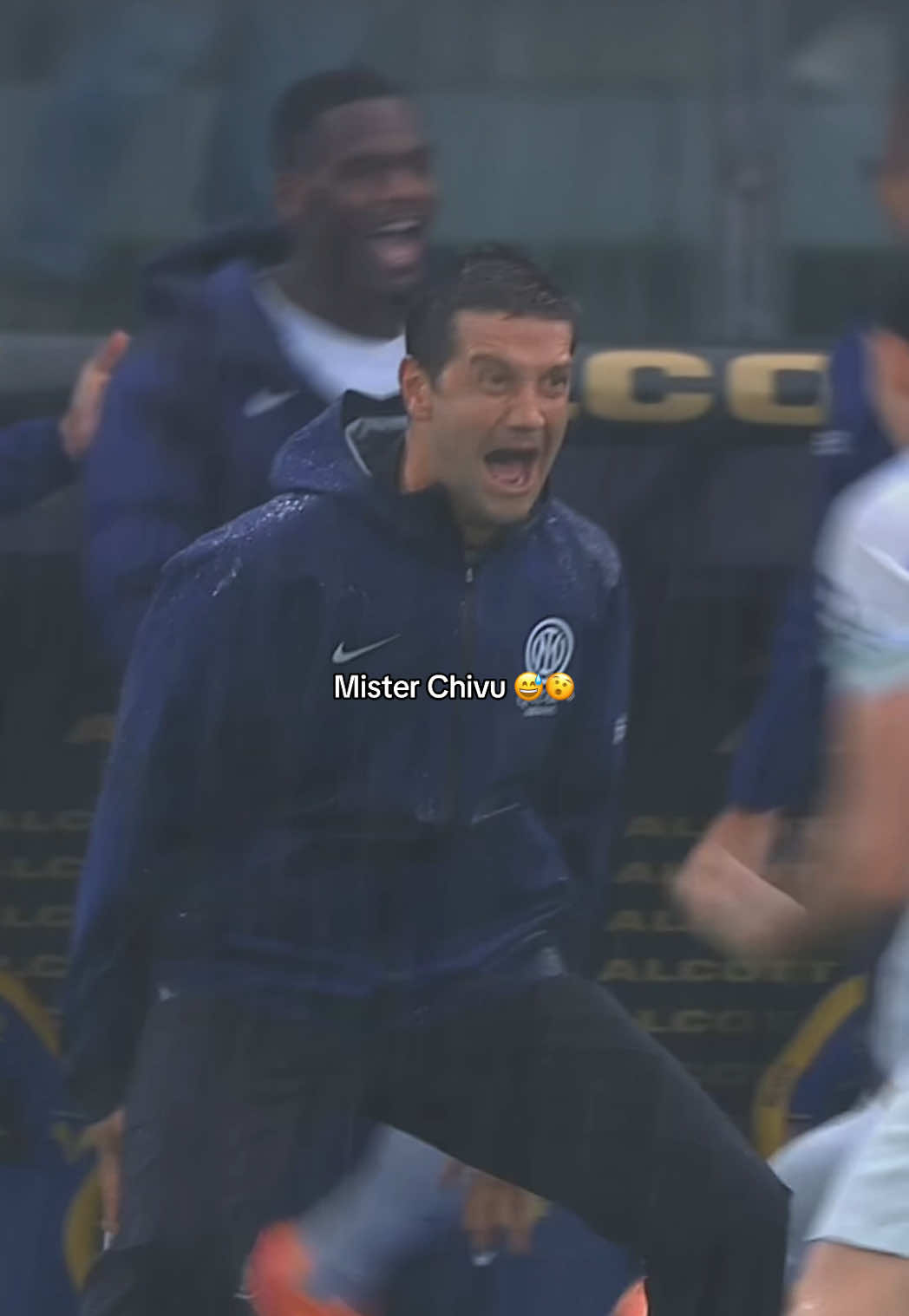 Mister Chivu esulta così al gol nel recupero dell’Inter! 🔥 #VeronaInter #SerieA #SerieAEnilive #Chivu #TikTokFootball  