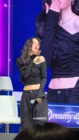 ส่งจุ๊บๆ วิ้งๆ มองกล้องด้วย #มุนกายอง #moongayoung #문가영 