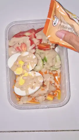 seenakk itu wijen sangrainyaa😋 #saladsayur #maestro #menusehat 