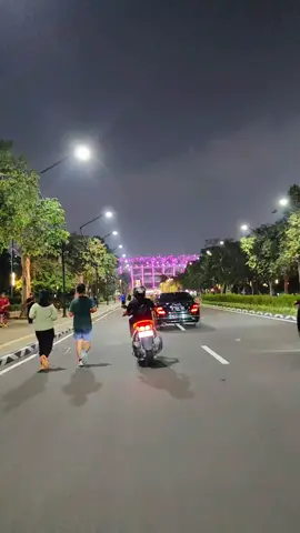 videonya berdurasi 2mnt 56 detik , 1 lagu full 😆, boleh kalian edit ulang di cut atau buat menikmati lagunya gapapa , gk ad syarat2an  vibes GBK malam hari dengan lagu corver Nike Ardilla - bintang kehidupan (keroncong version) .. syahdu euy selamat menikmati 🙌😂🙏 #estetik #trending #viral #fyp #gbksenayan