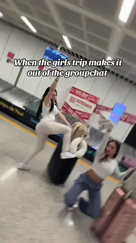 Girls trip to Europe ✌️🥰 @ptrishv @karlacarolina 