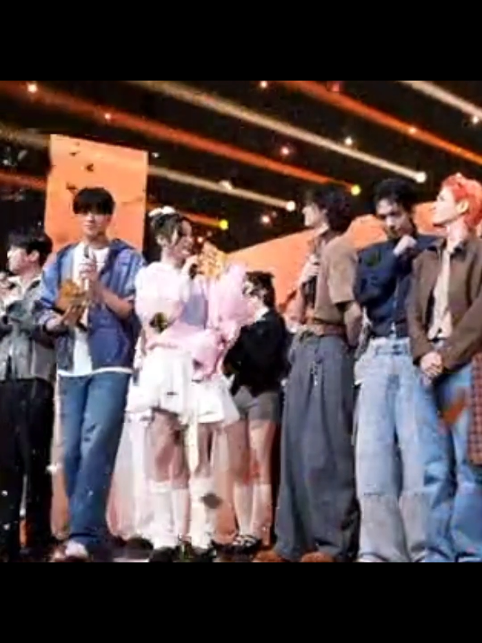 they are so cute, my jugummies duo. #minju #leehan #jugummies #illit #boynextdoor #hybe #makeitviral #fyp #viral #kpopedit #foryoupage 