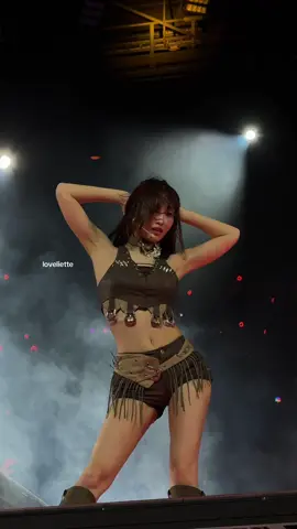 all i can say is: MOMO ?????? #twice #momo #thisisforworldtour #kpop #twicemomo 