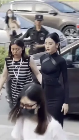 كنها تقول المن ينافسها الركود #fyppppppppppppppppppppppp #dilraba #cdrama #fyp #اكسبلورexplore 