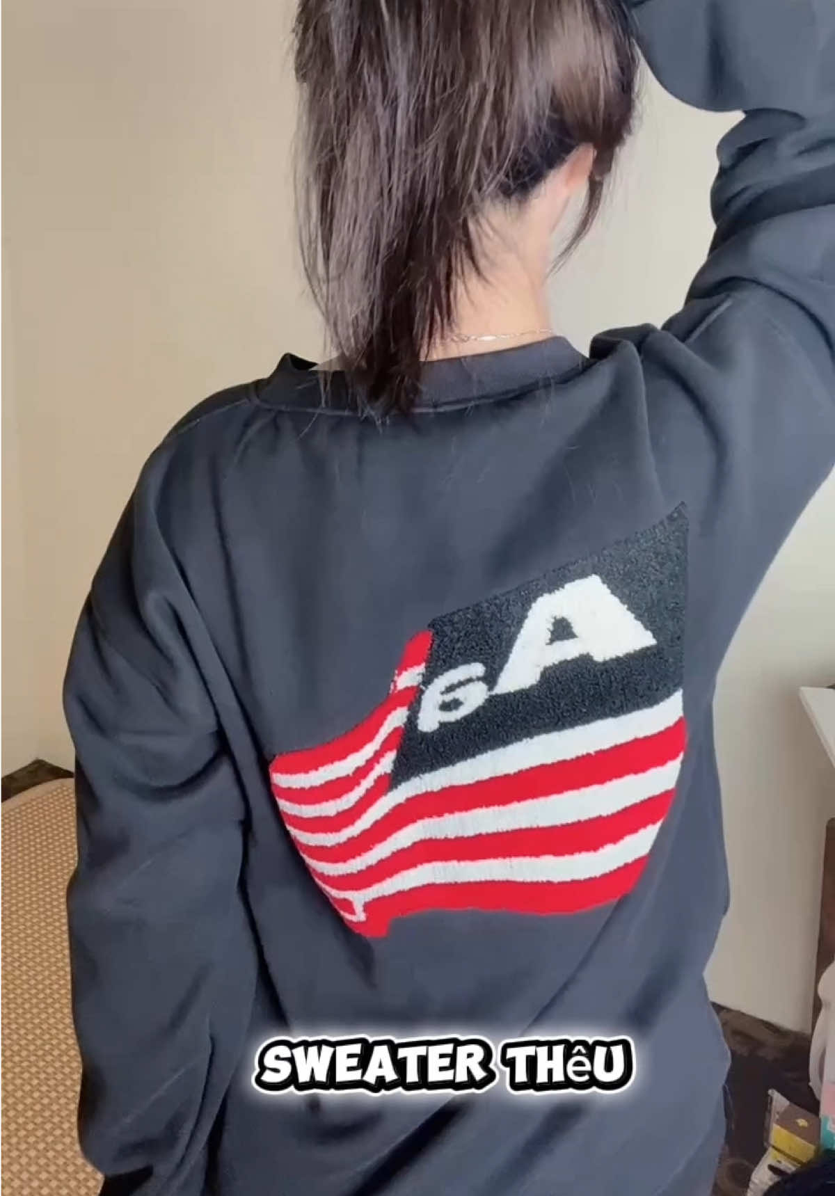 Lên cho ae e sweater nỉ thêu xù 2 mặt nè , lót bông siu ấm , form xinh lắmmm #xh #aosweater #sweatertheu #sweater #aonilotlong 