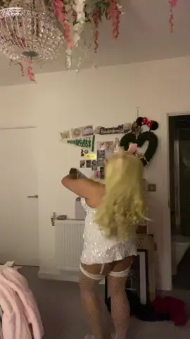 🐷💃#misspiggy #halloween 