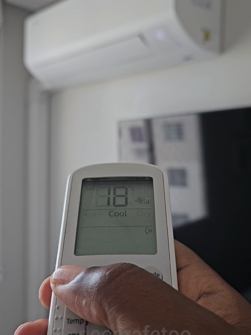 A emoção me toma de uma maneira, aquela menina que lembra da primeira casa (de taipa) que morou com sua mãe e hoje realiza seus sonhos ao lado daquele que topa sonhar com ela e eles estão conseguindo proporcionar a filha coisas que não tiveram na infância, de forma consciente e sem exageros 💛 #lar #trend 