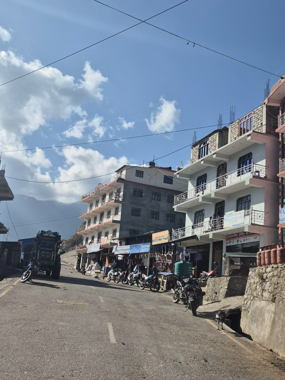 ठाउँ चिन्ने लाई फुल को माला 💕#keeploving #keepsupporting #kalikot #karnali #fyp 