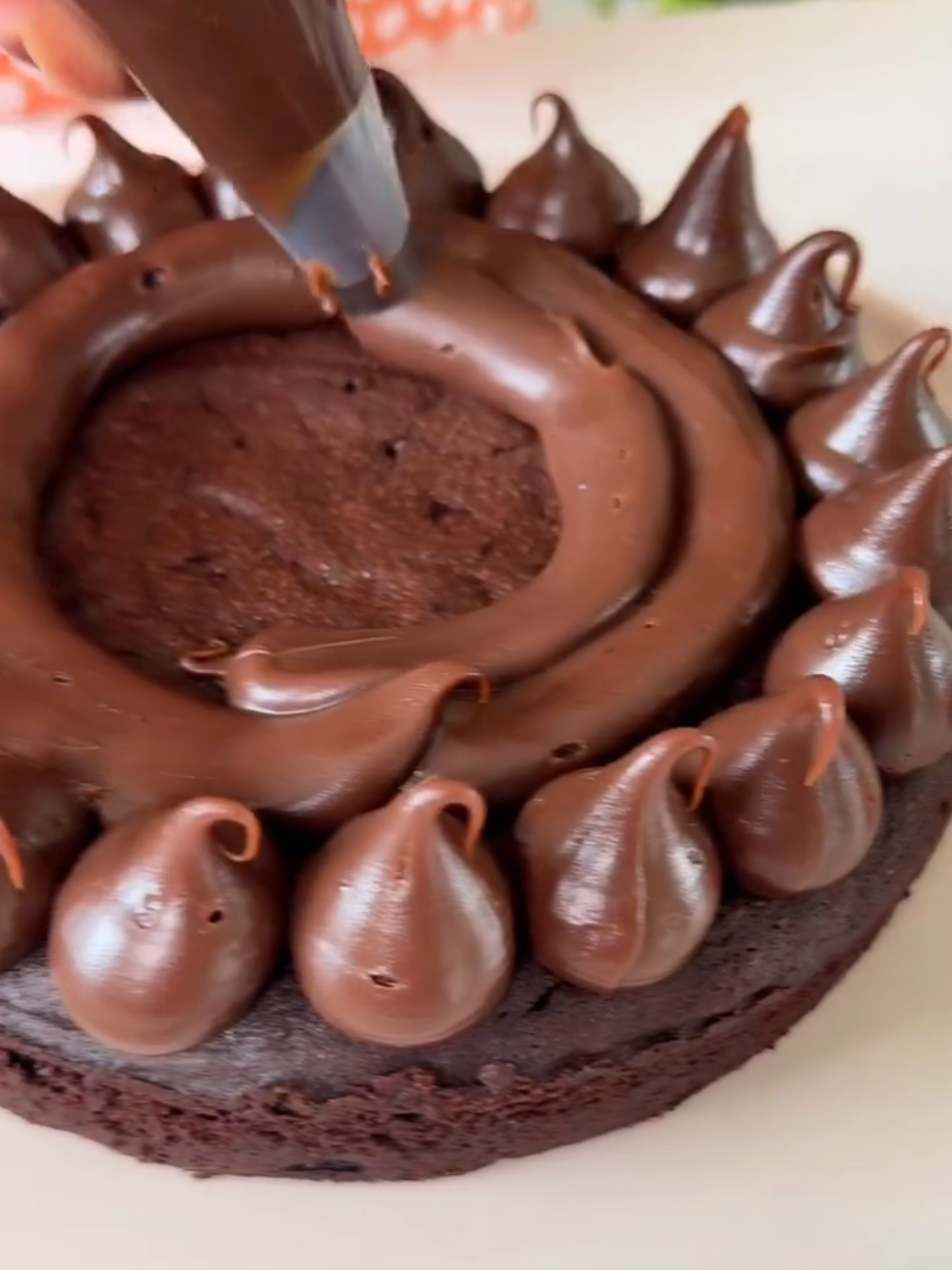 Todas as minhas receitas estão disponíveis no link do meu perfil. #negocios #natal #rendaextra #bolo #mulher 