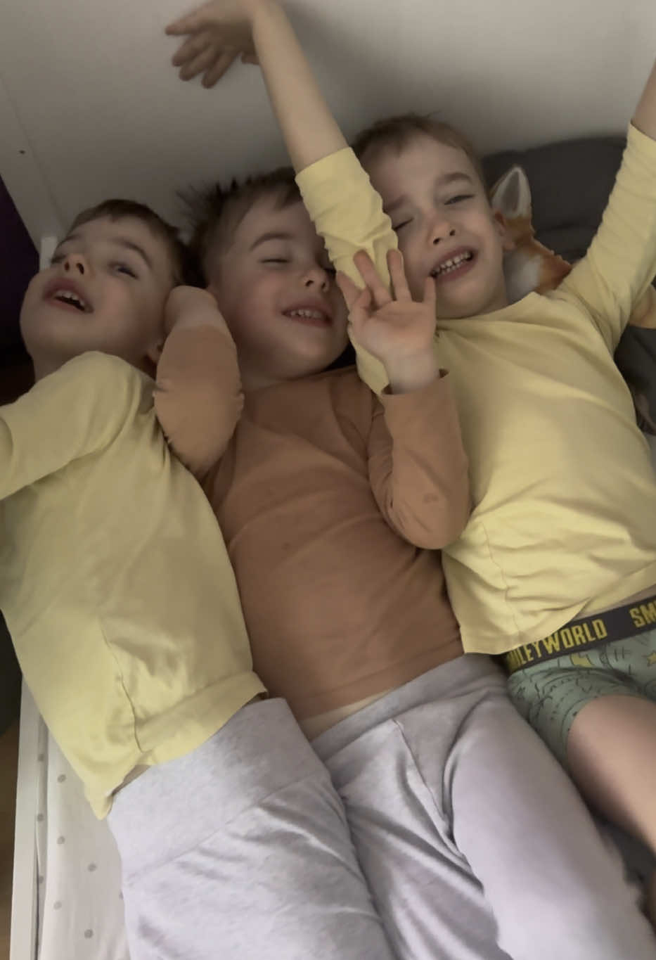 Куча счастья  #квадромама #четверняшки #семья #Love #мама #poland🇵🇱 #wroclaw #дети #family #loveyou #twins 