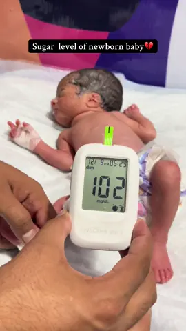 Scorching sugar level of newborn baby🥹💔 #NicuBaby #drnadeem804 #RBSlevel #sugarlevelbalance #prematurebaby 