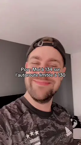 Pov : Moi à 134 sur l’autoroute limitée à 130 #drole #humour #memes #valouzz #voiture 