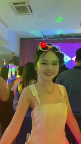 មួយថ្ងៃក្រអូប៣ដង💐🌹😆  #dj#wedding #cambodia #kimsoung_official #fyp  