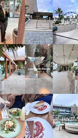 🍴Día de comida rica frente al mar en Bastian Beach 🌊   Buen ambiente, vistas y platos top 🔥   ¿Ya has venido? #bastianbeach #comidaenmataro #foodiebarcelona #planescatalunya #beachvibes 