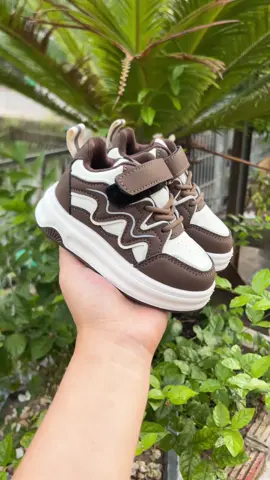 Giày thể thao cho bé trai bé gái. Giày thể thao mẫu mới. Giày lười cho bé. Giày kiểu cho bé. Giày dép trẻ em bán chạy. Giày đẹp. Giày thể thao phong cách #giaydep #giaythethao #giaytay #tất #giayluoi 